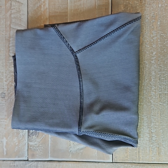 Base Pace High Rise 25" , two toned ribbed leggings - Picture 6 of 8